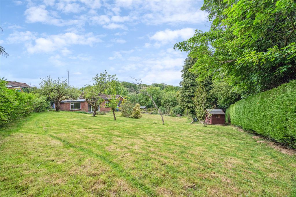 Property photo 2 of 19 Garden