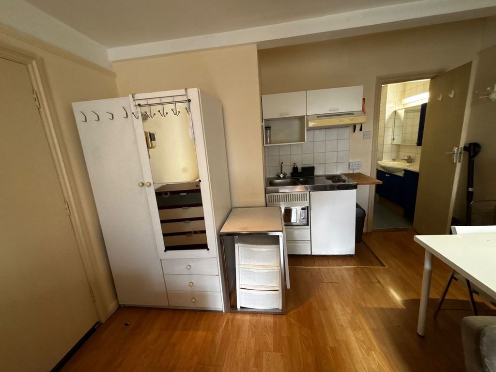 Property photo 3 of 4
