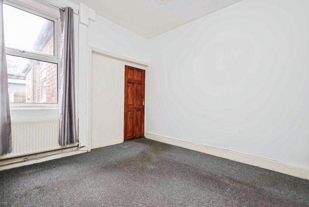 Property photo 2 of 11 Pbox-Img.Jpg