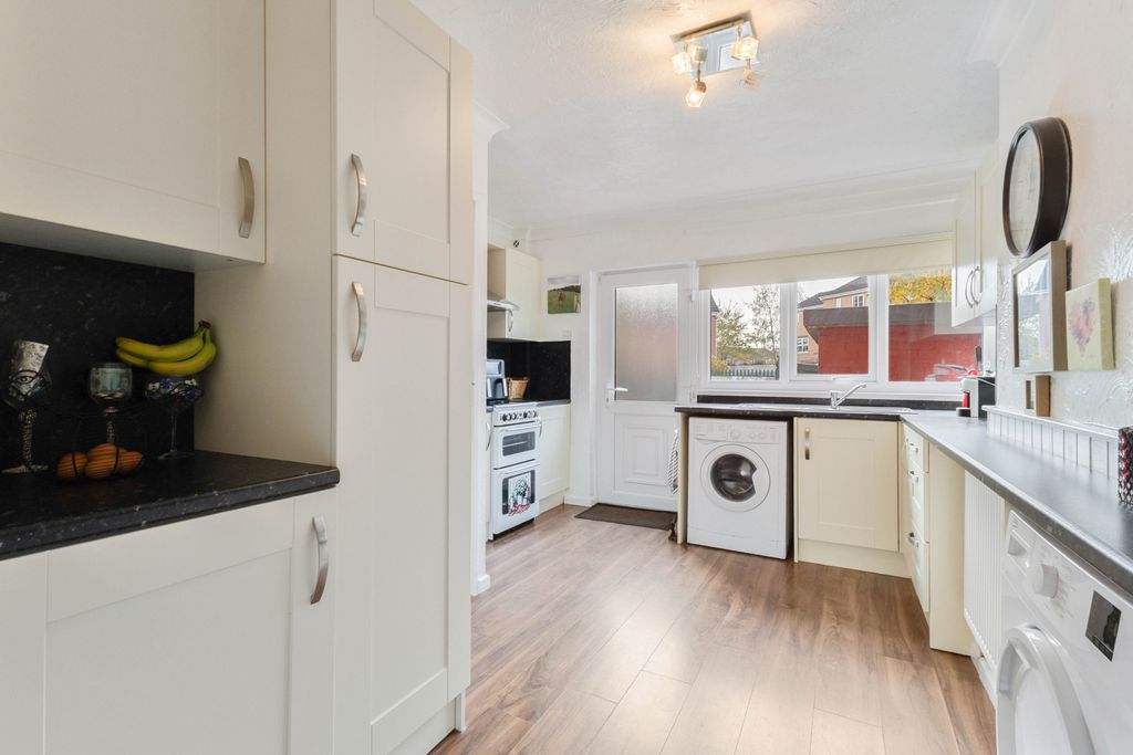 Property photo 2 of 18 Kitchen