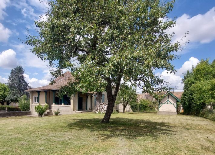Property photo 3 of 17