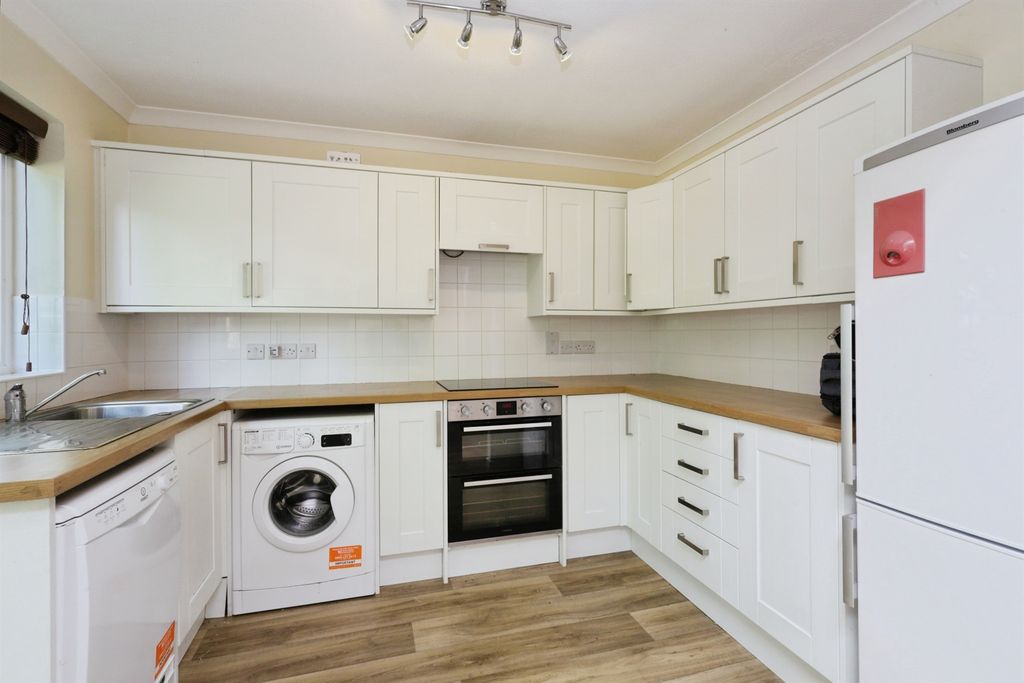 Property photo 3 of 19