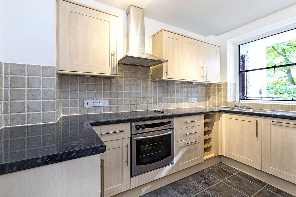 Property photo 2 of 8 Kitchen
