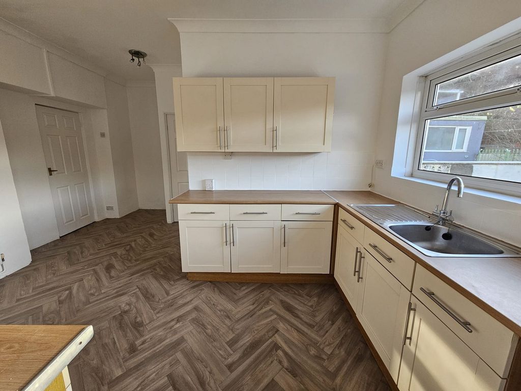 Property photo 3 of 11 Not Specified