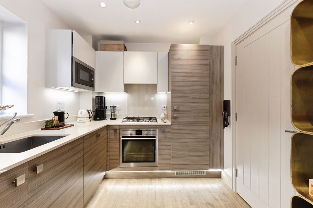 Property photo 2 of 10 Pbox-Img.Jpg