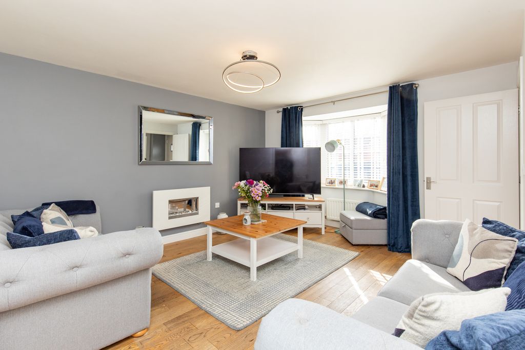 Property photo 2 of 17 Living Room