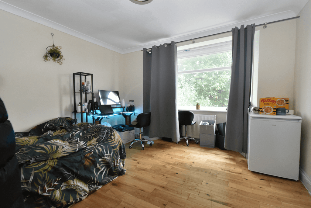 Property photo 3 of 8 Gallery