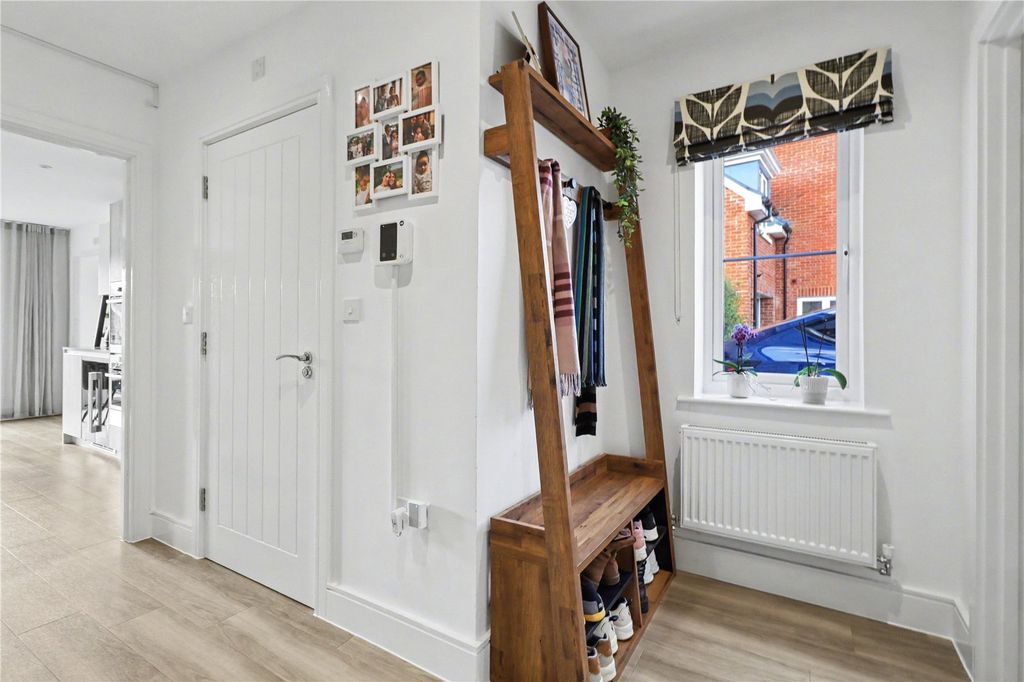 Property photo 2 of 28 Hall