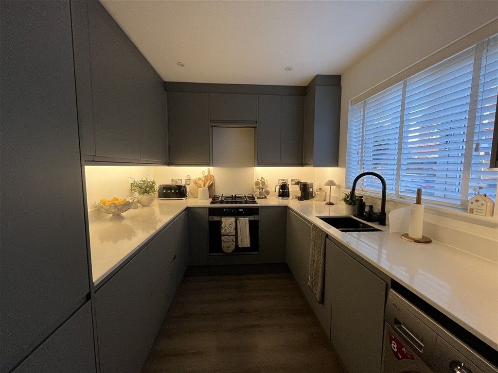 Property photo 3 of 4 Kitchen