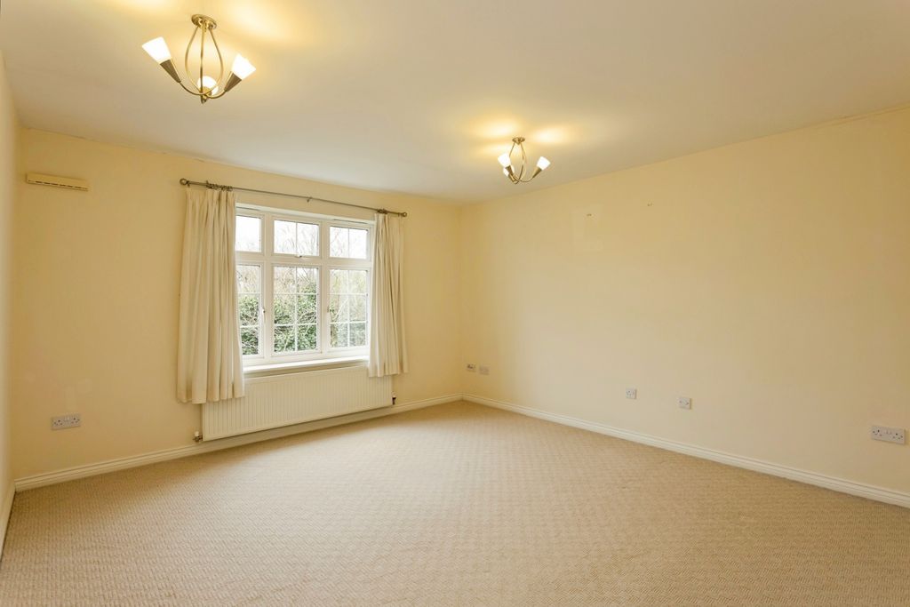 Property photo 3 of 21 Pbox-Img.Jpg