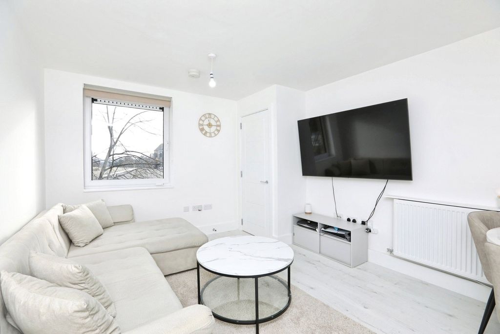 Property photo 3 of 12 Pbox-Img.Jpg