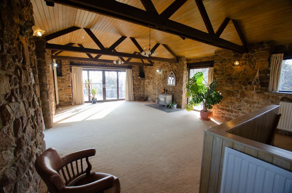 Property photo 3 of 18 Treslea-11