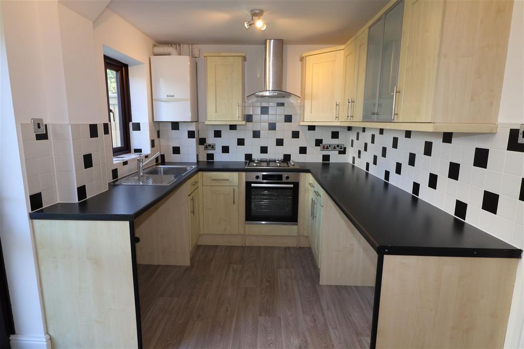 Property photo 3 of 8 Kitchen / Diner