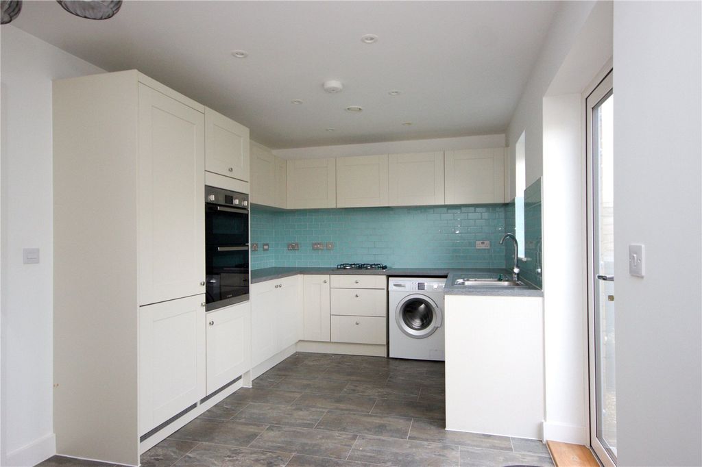 Property photo 2 of 20 Picture No. 34