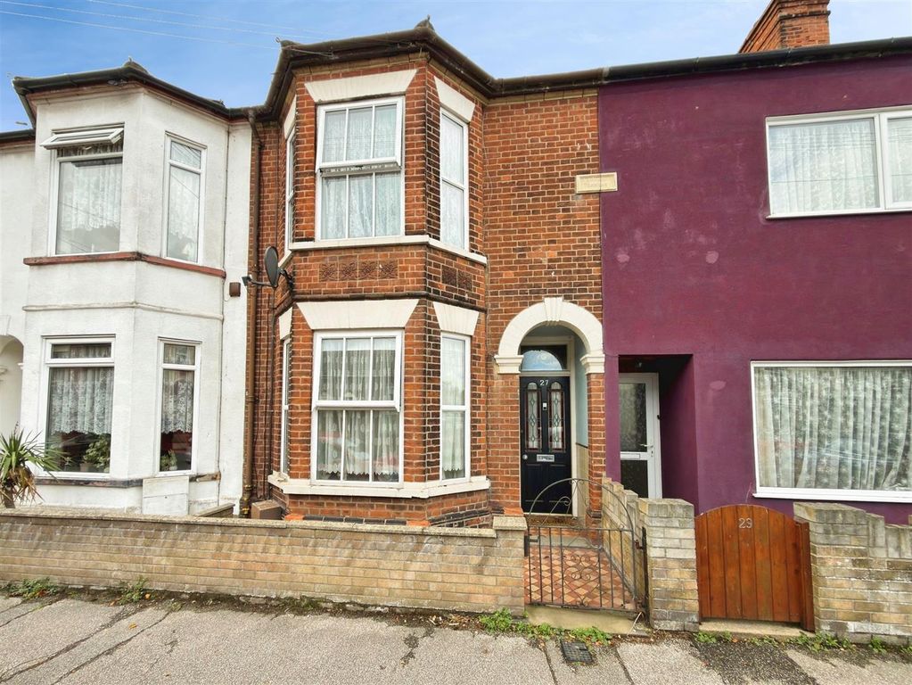 Property photo 1 of 18 Beresford Road  (9).Jpg