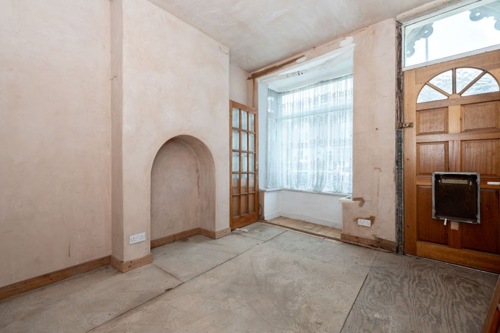 Property photo 3 of 9