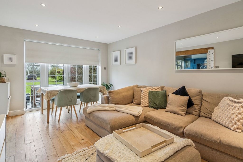 Property photo 3 of 21