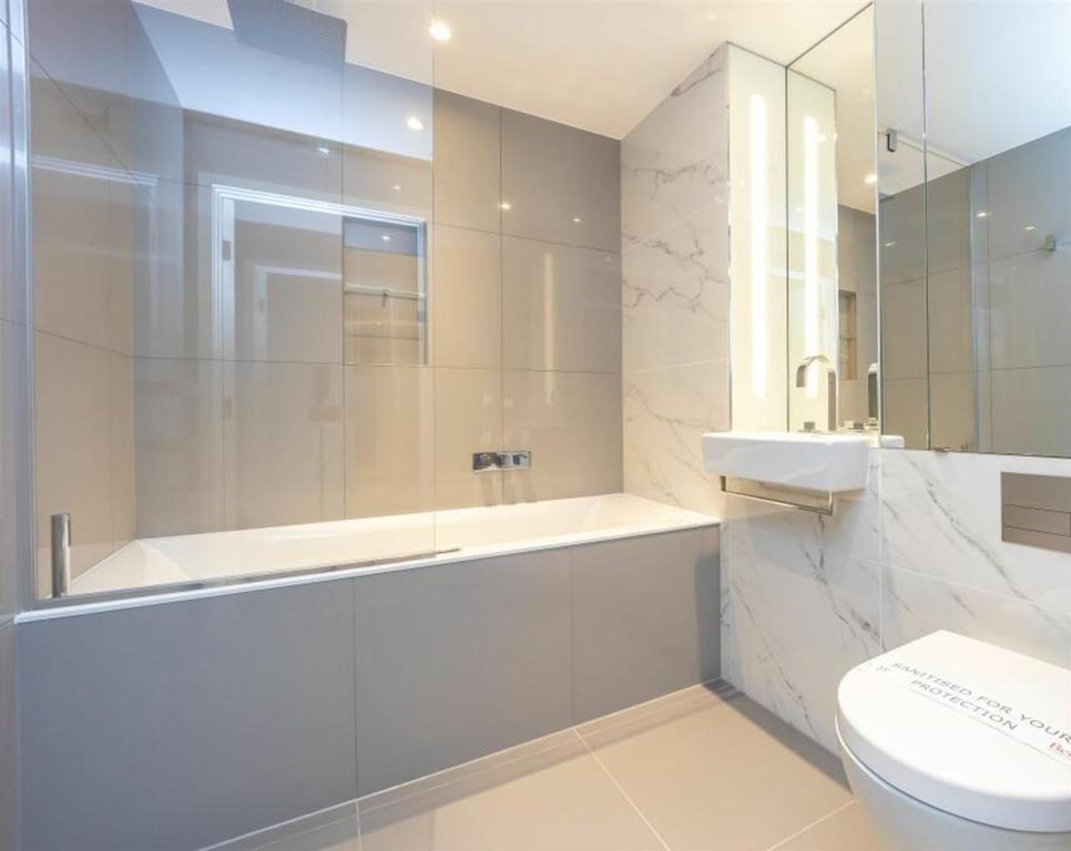 Property photo 2 of 5 Large Bathroom