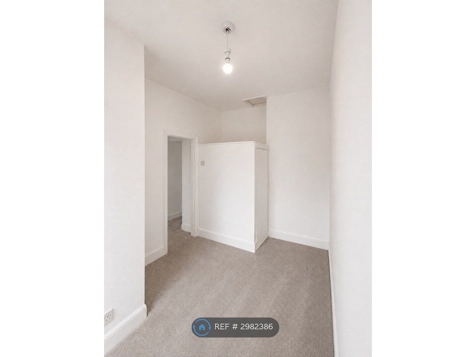 Property photo 2 of 11 Upstairs Bedroom 2