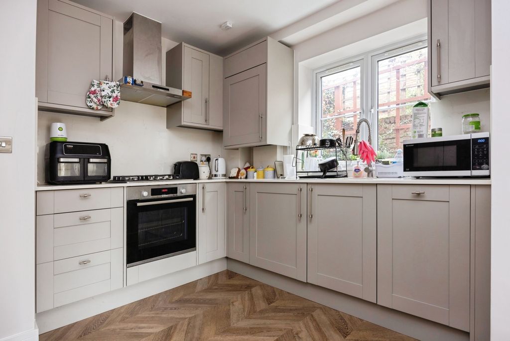 Property photo 2 of 17 Photo