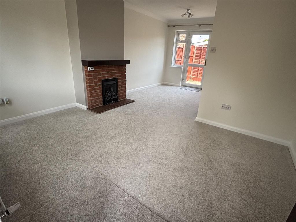 Property photo 2 of 9 Lounge/Dining Room