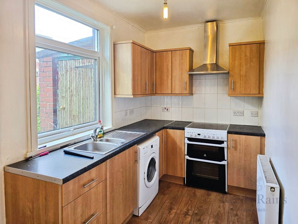 Property photo 2 of 12 Kitchen