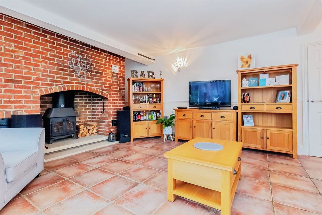 Property photo 3 of 33