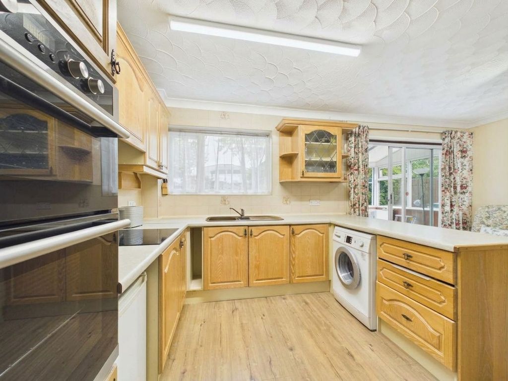 Property photo 2 of 20