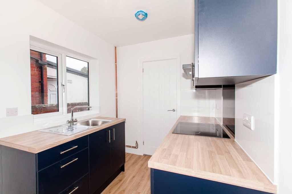 Property photo 2 of 17