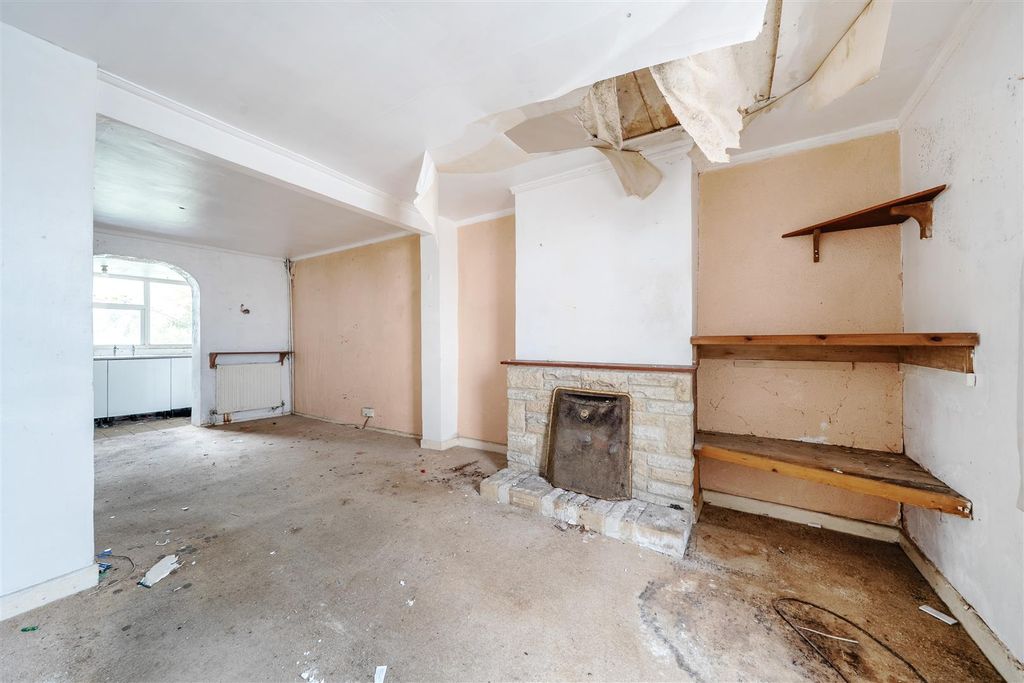 Property photo 2 of 26 Sitting Dining Room