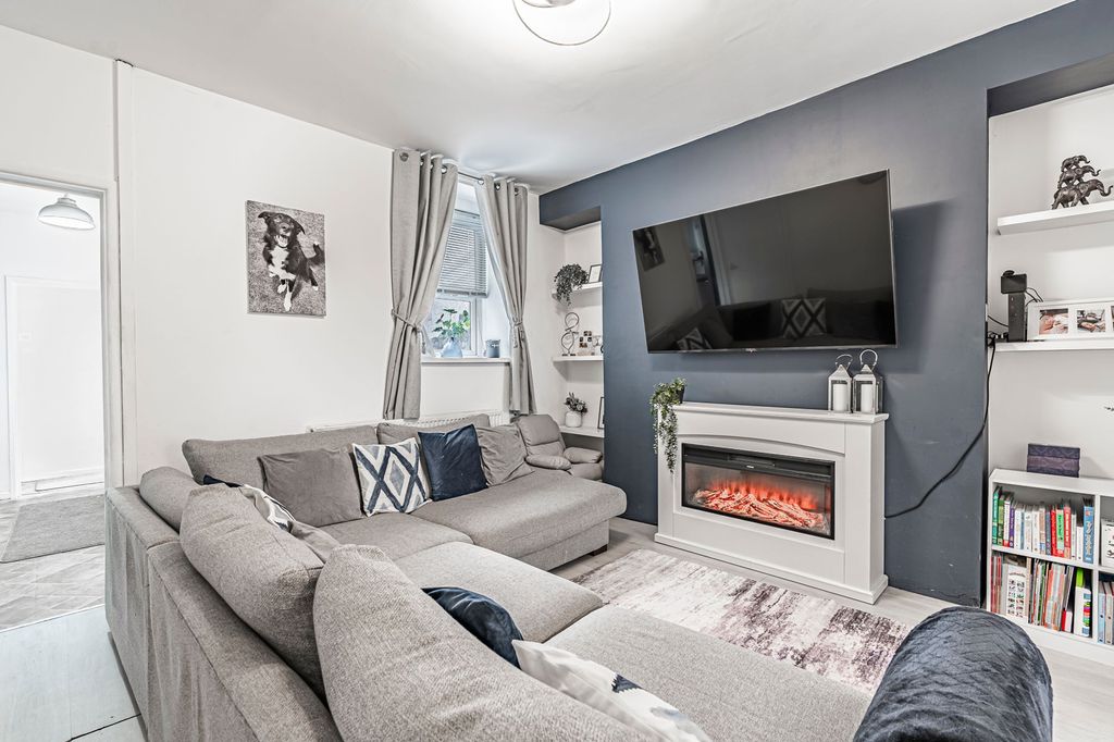 Property photo 3 of 22