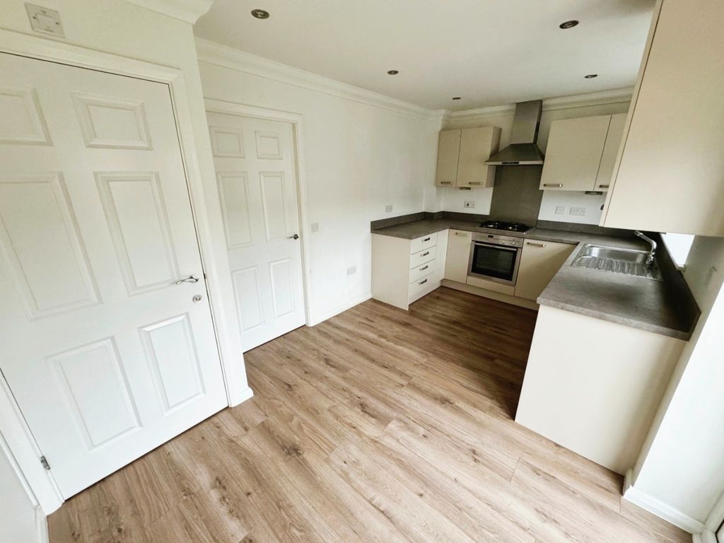 Property photo 3 of 16 4432584