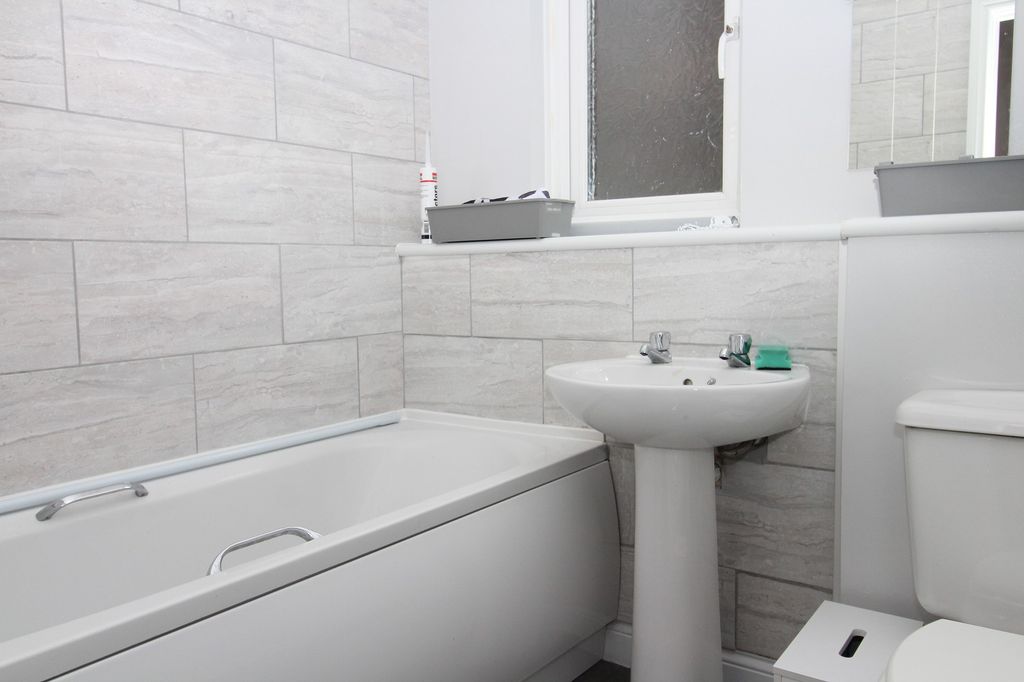 Property photo 3 of 5 Bathroom