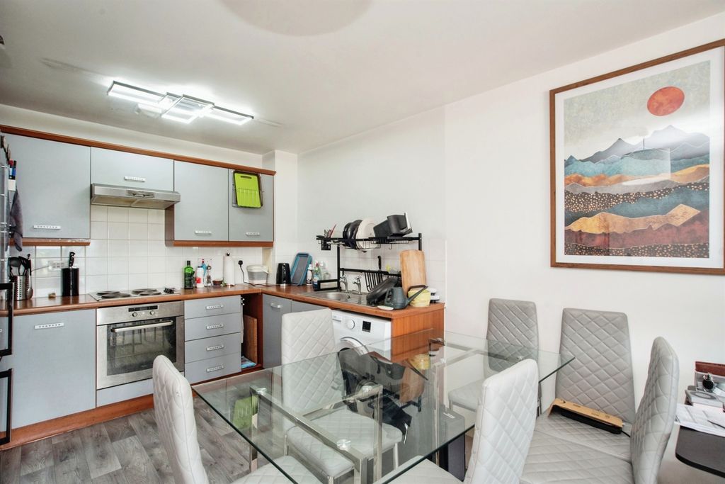 Property photo 3 of 15