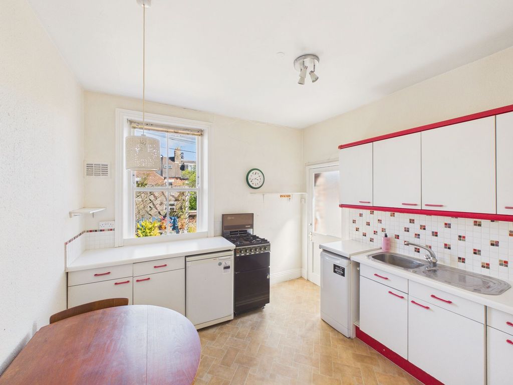 Property photo 3 of 10 Dining Kitchen