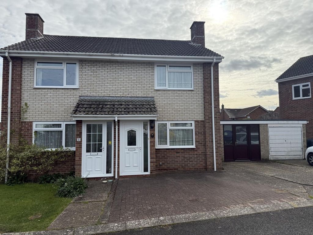 Property photo 1 of 21 Front (Exterior)