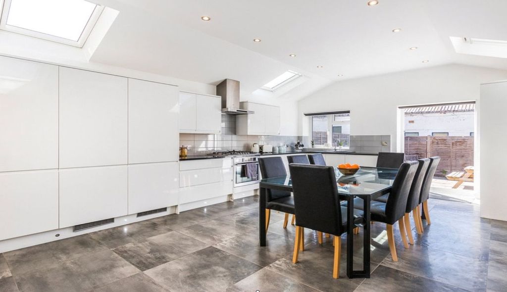 Property photo 1 of 12 Picture No. 01