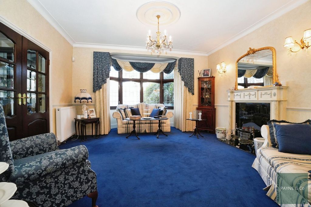 Property photo 2 of 26