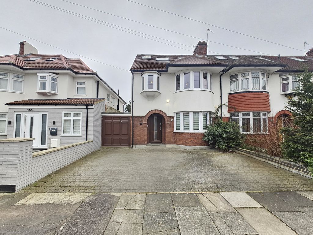 Property photo 2 of 21