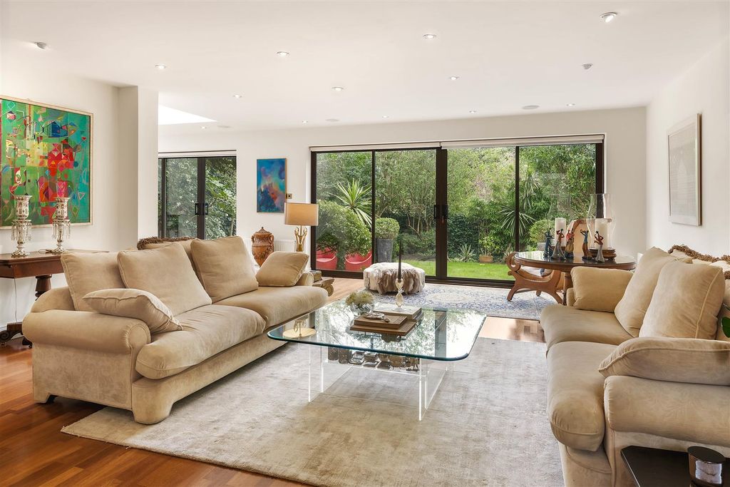 Property photo 3 of 13