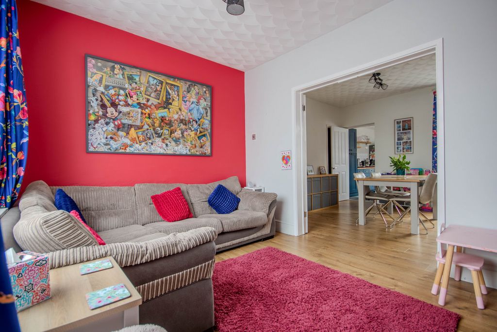 Property photo 3 of 19