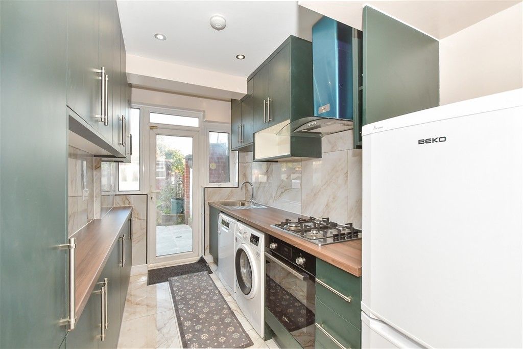 Property photo 3 of 14 Kitchen