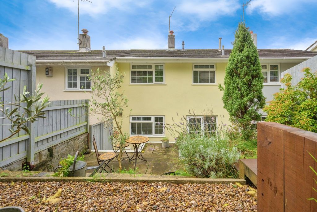 Property photo 2 of 19 Photo