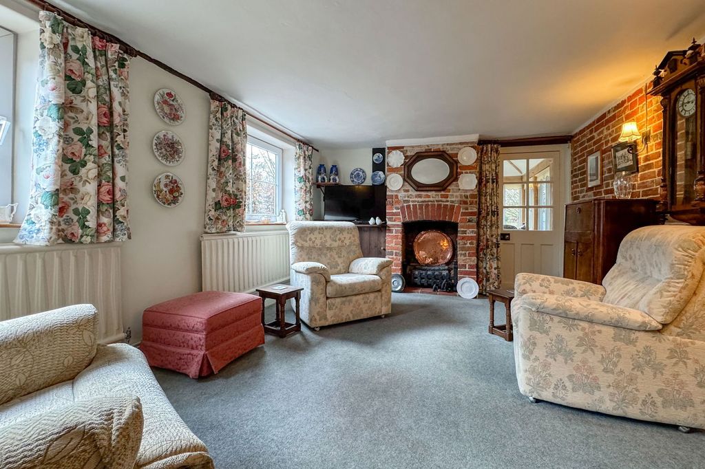 Property photo 2 of 19