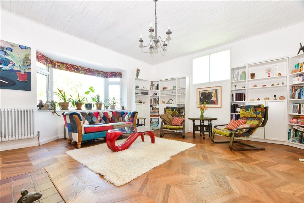 Property photo 2 of 15 Lounge