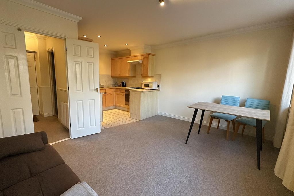 Property photo 2 of 7 8Ef6312A-686F-40B3-8A47-68783c188B9F.Png