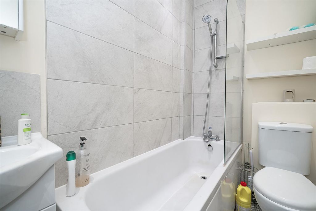 Property photo 3 of 8 Bathroom.Jpg