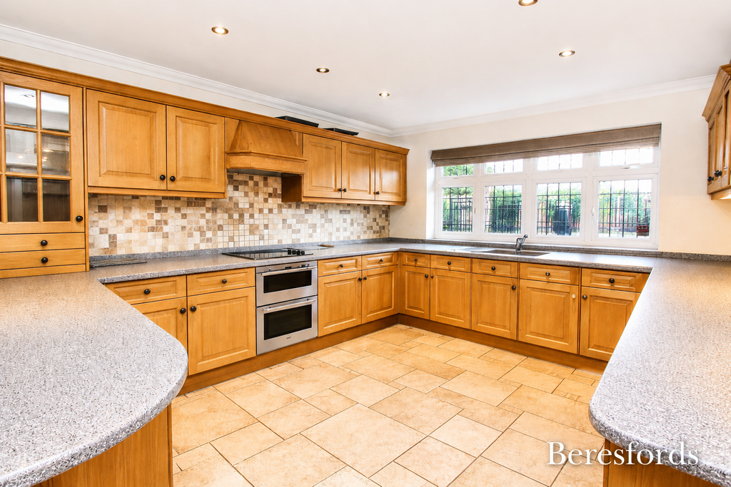 Property photo 1 of 18 Kitchen/Diner View 1