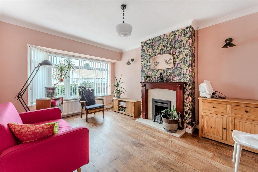 Property photo 1 of 16 Sitting Room