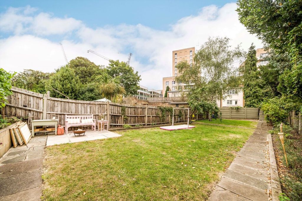 Property photo 3 of 10